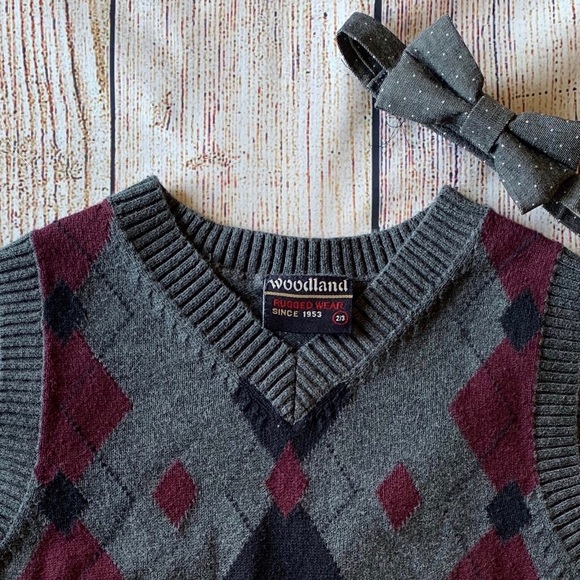 Sweater Vest size 2/3 - Picture 2 of 3